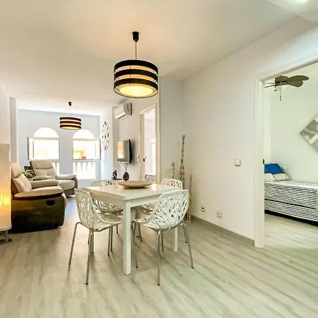 Stunning In With 2 Bedrooms, Wifi And Outdoor Swimming Pool Torrevieja