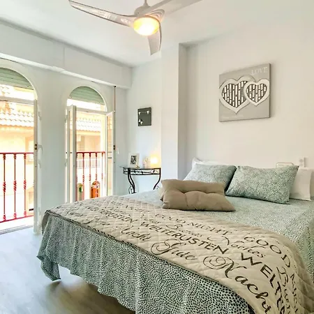 Stunning In With 2 Bedrooms, Wifi And Outdoor Swimming Pool Torrevieja