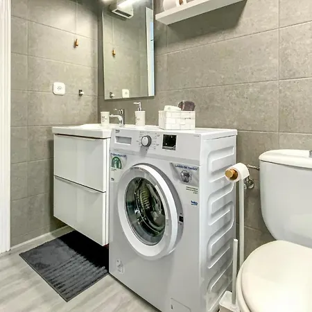 Stunning In With 2 Bedrooms, Wifi And Outdoor Swimming Pool Apartamento *